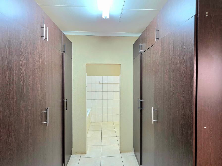 To Let 4 Bedroom Property for Rent in Flora Park Limpopo