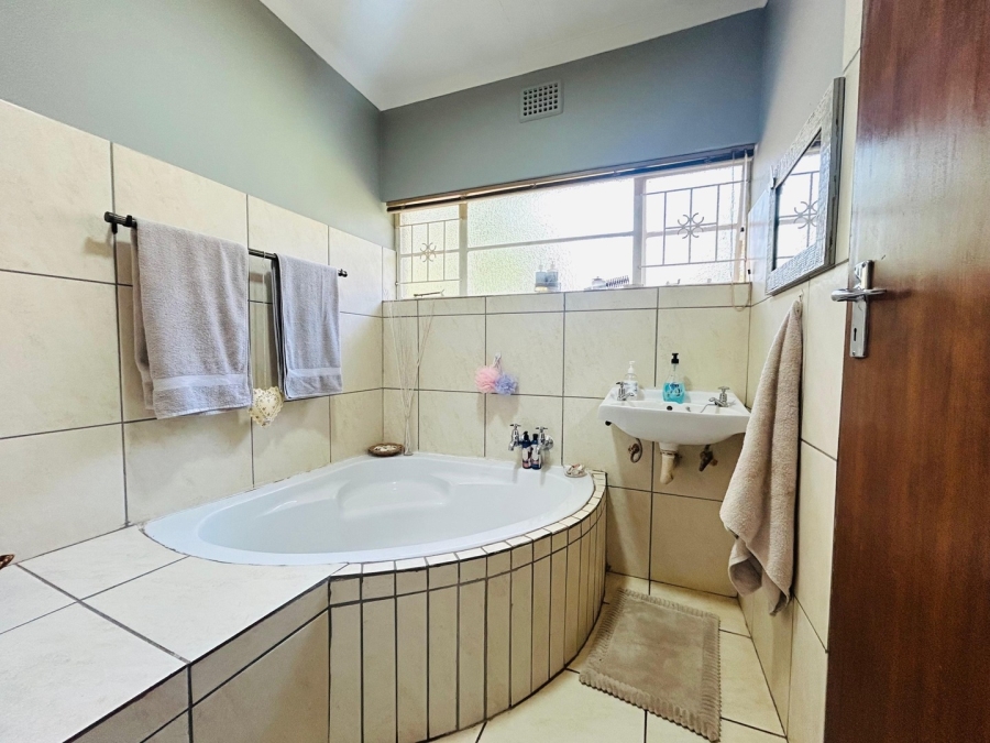 3 Bedroom Property for Sale in Chroompark Limpopo