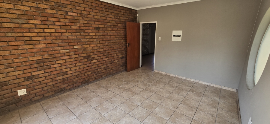 5 Bedroom Property for Sale in Flora Park Limpopo