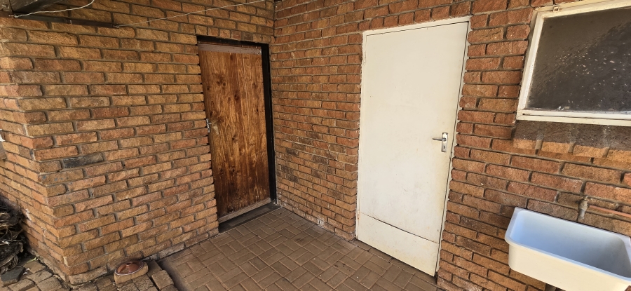 5 Bedroom Property for Sale in Flora Park Limpopo