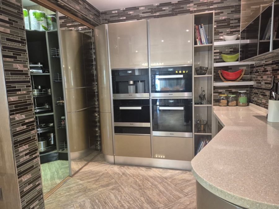 5 Bedroom Property for Sale in Bendor Limpopo