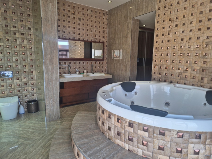 5 Bedroom Property for Sale in Bendor Limpopo