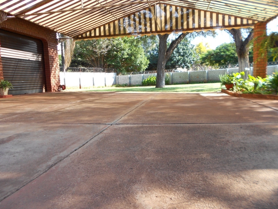 3 Bedroom Property for Sale in Chroompark Limpopo