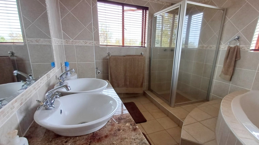 6 Bedroom Property for Sale in Zebula Golf Estate Limpopo