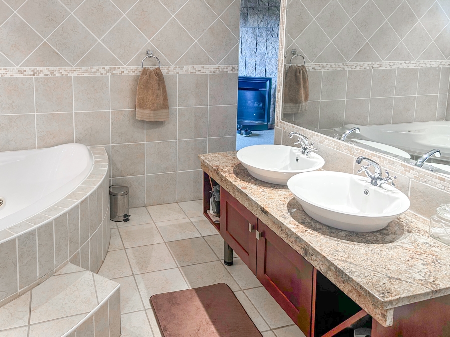 6 Bedroom Property for Sale in Zebula Golf Estate Limpopo