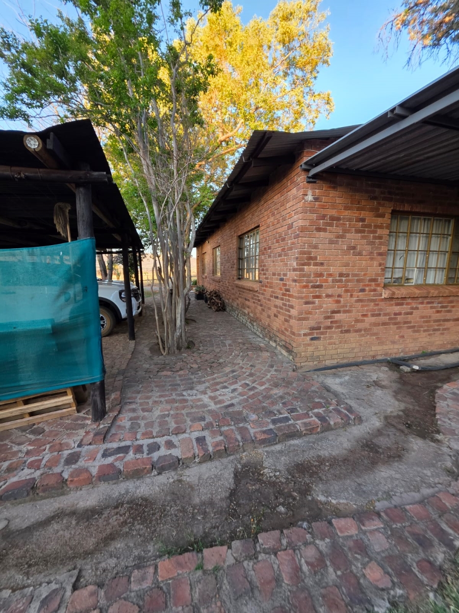 4 Bedroom Property for Sale in Alma Limpopo
