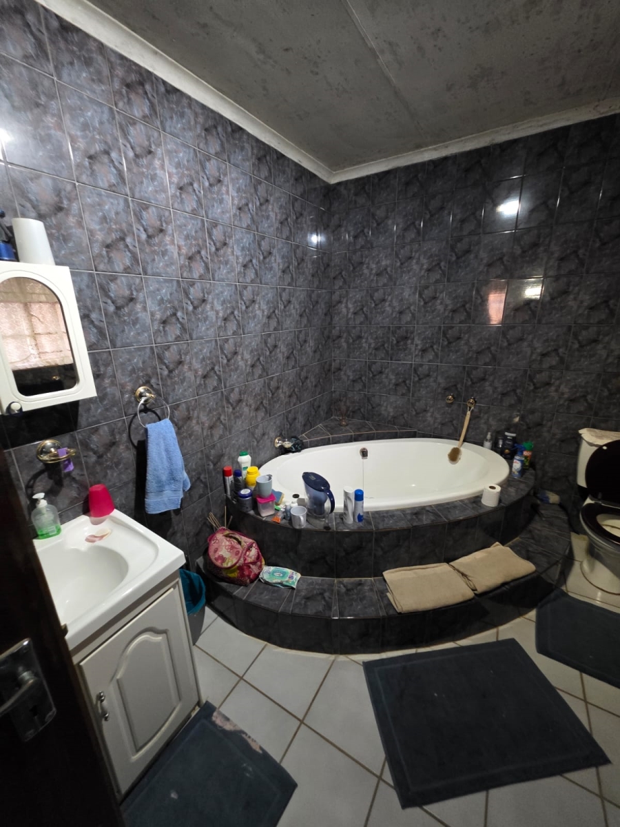 4 Bedroom Property for Sale in Alma Limpopo