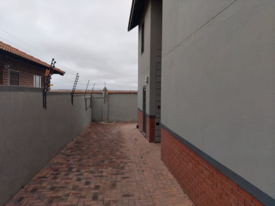 3 Bedroom Property for Sale in Waterberry Country Estate Limpopo