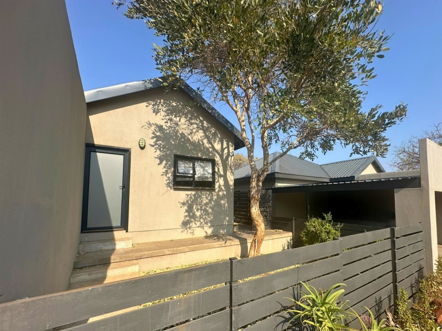 2 Bedroom Property for Sale in Hoedspruit Limpopo