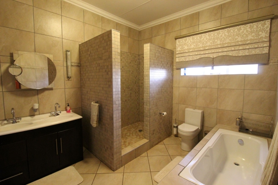 6 Bedroom Property for Sale in Alldays Limpopo