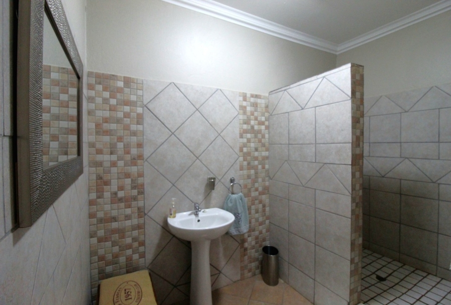 6 Bedroom Property for Sale in Alldays Limpopo