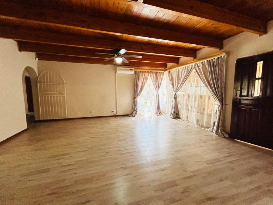 5 Bedroom Property for Sale in Chroompark Limpopo