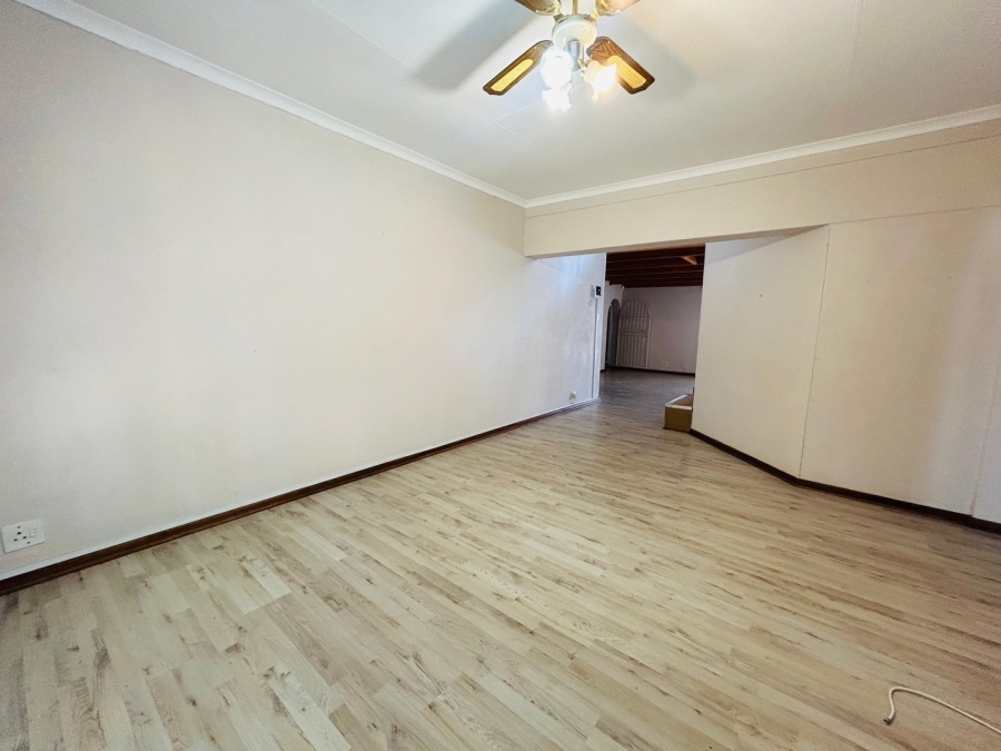 5 Bedroom Property for Sale in Chroompark Limpopo
