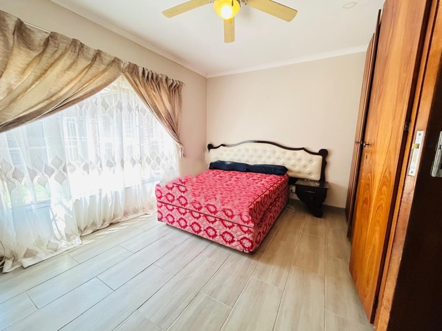 5 Bedroom Property for Sale in Chroompark Limpopo