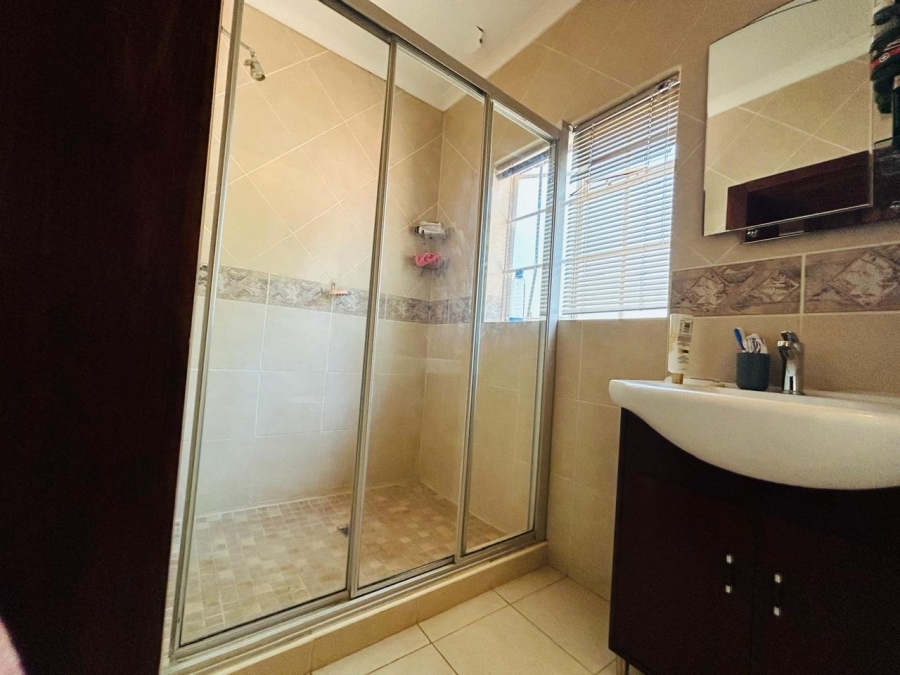 5 Bedroom Property for Sale in Chroompark Limpopo