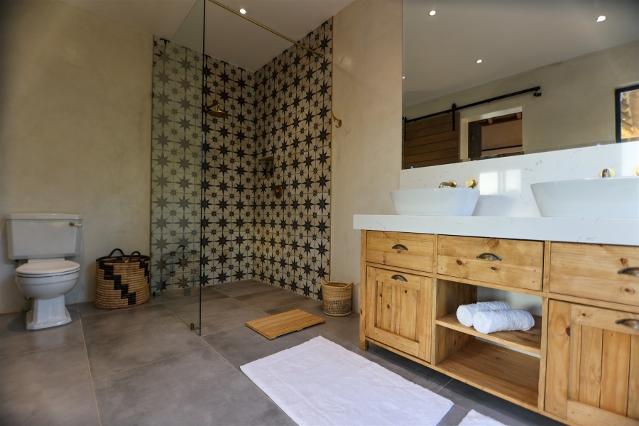 5 Bedroom Property for Sale in Zandspruit Bush Aero Estate Limpopo