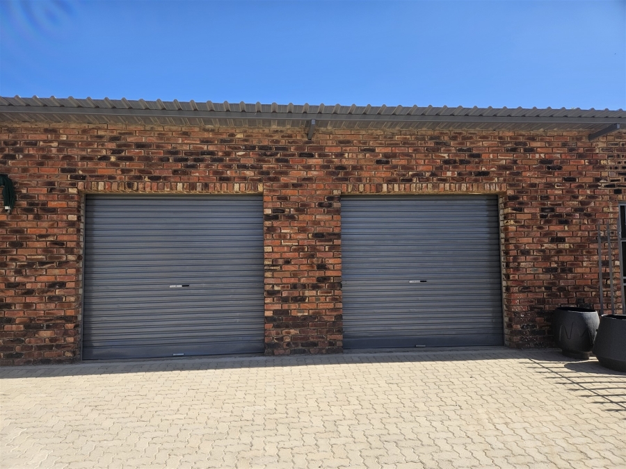 To Let commercial Property for Rent in Hoedspruit Limpopo