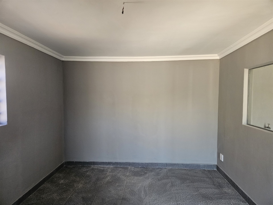 To Let commercial Property for Rent in Hoedspruit Limpopo