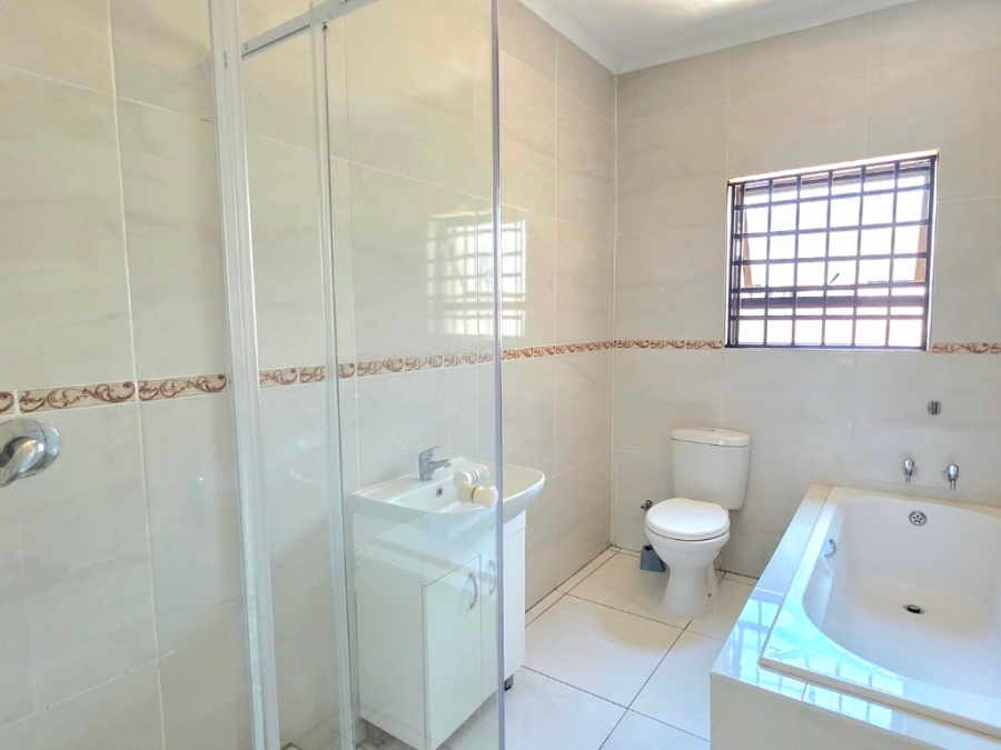 3 Bedroom Property for Sale in Mahlasedi Park Limpopo