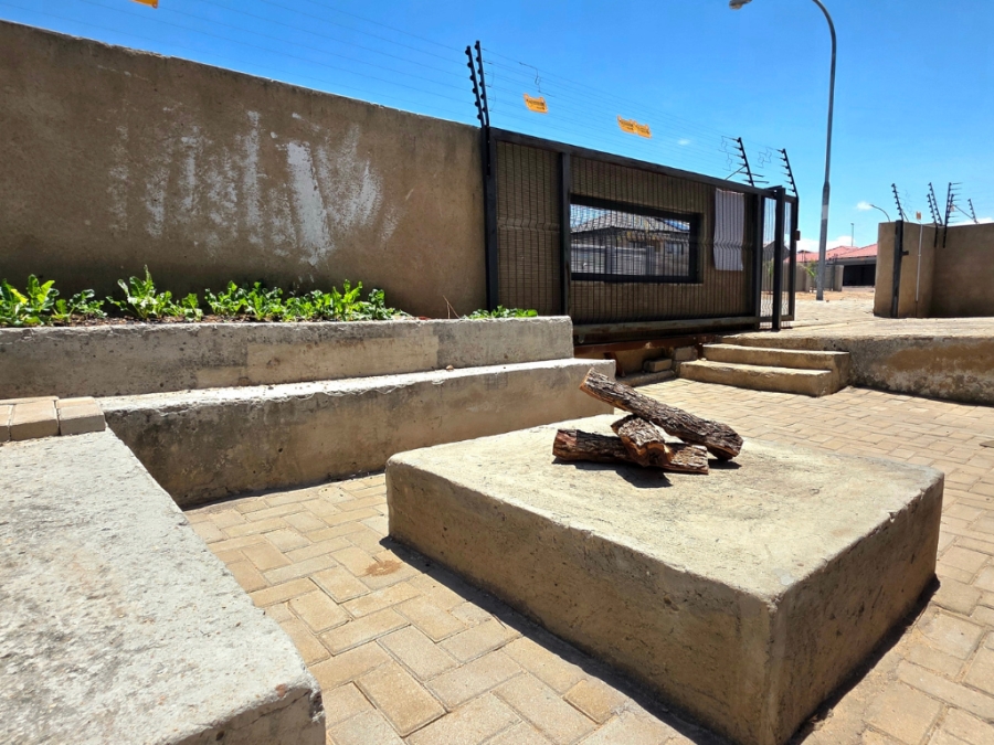 3 Bedroom Property for Sale in Mahlasedi Park Limpopo