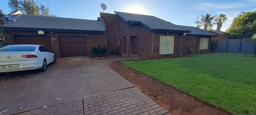 3 Bedroom Property for Sale in Flora Park Limpopo