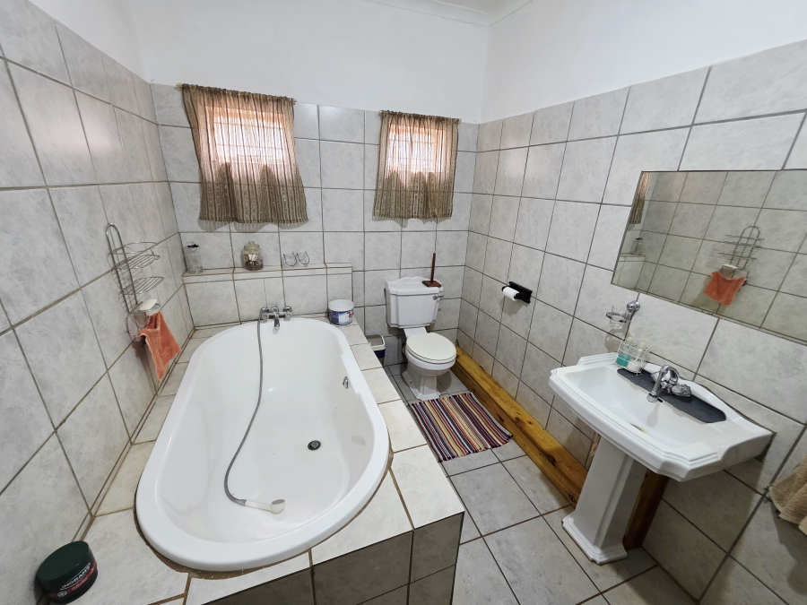 4 Bedroom Property for Sale in Roedtan Limpopo