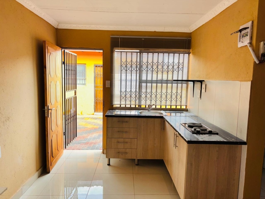 8 Bedroom Property for Sale in Mahwelereng Limpopo