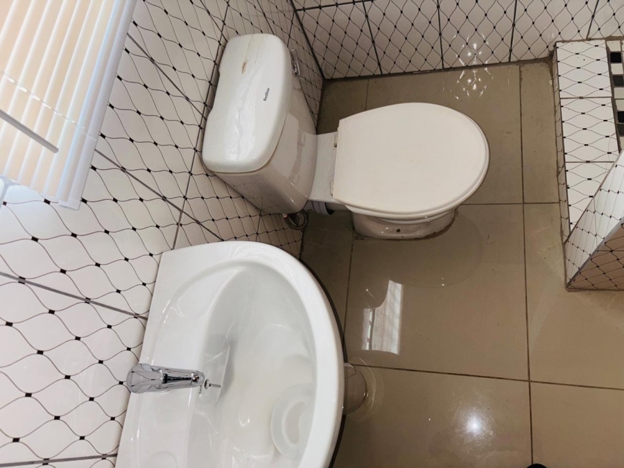 8 Bedroom Property for Sale in Mahwelereng Limpopo