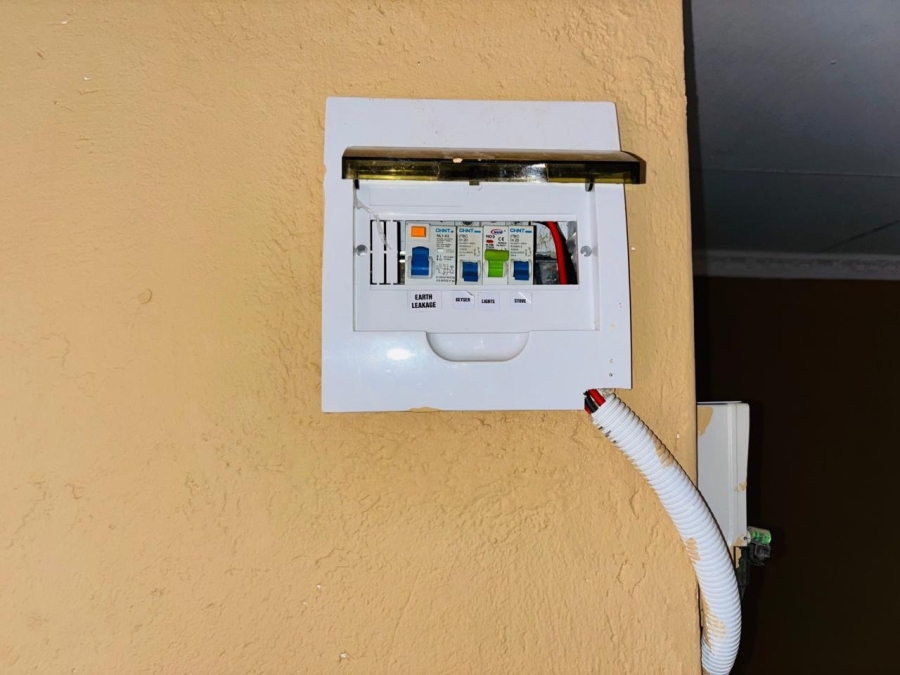 8 Bedroom Property for Sale in Mahwelereng Limpopo