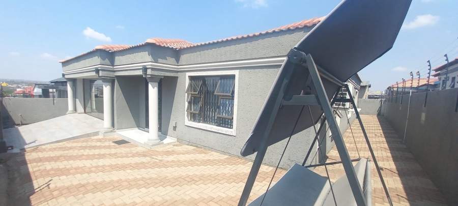 3 Bedroom Property for Sale in Mahlasedi Park Limpopo