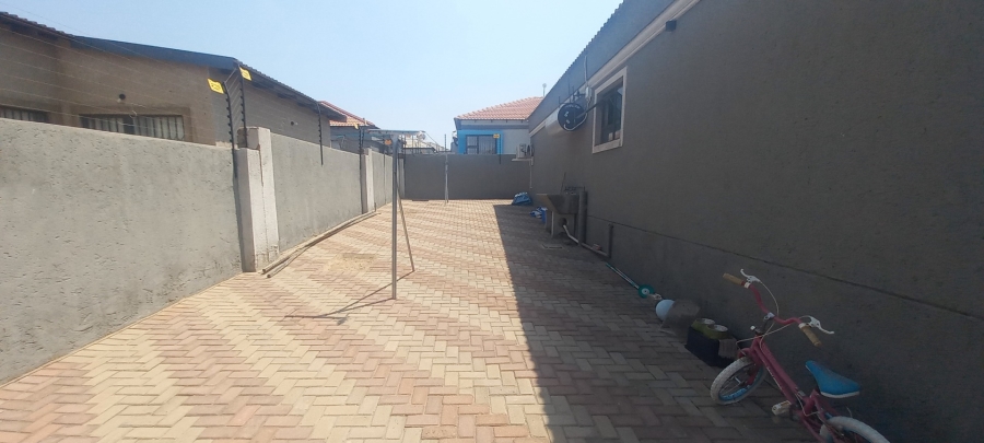 3 Bedroom Property for Sale in Mahlasedi Park Limpopo