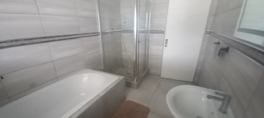 3 Bedroom Property for Sale in Mahlasedi Park Limpopo