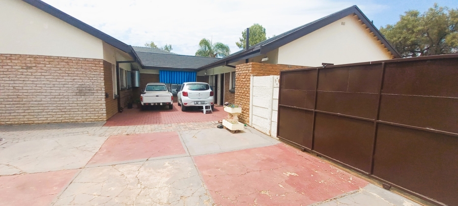 3 Bedroom Property for Sale in Penina Park Limpopo