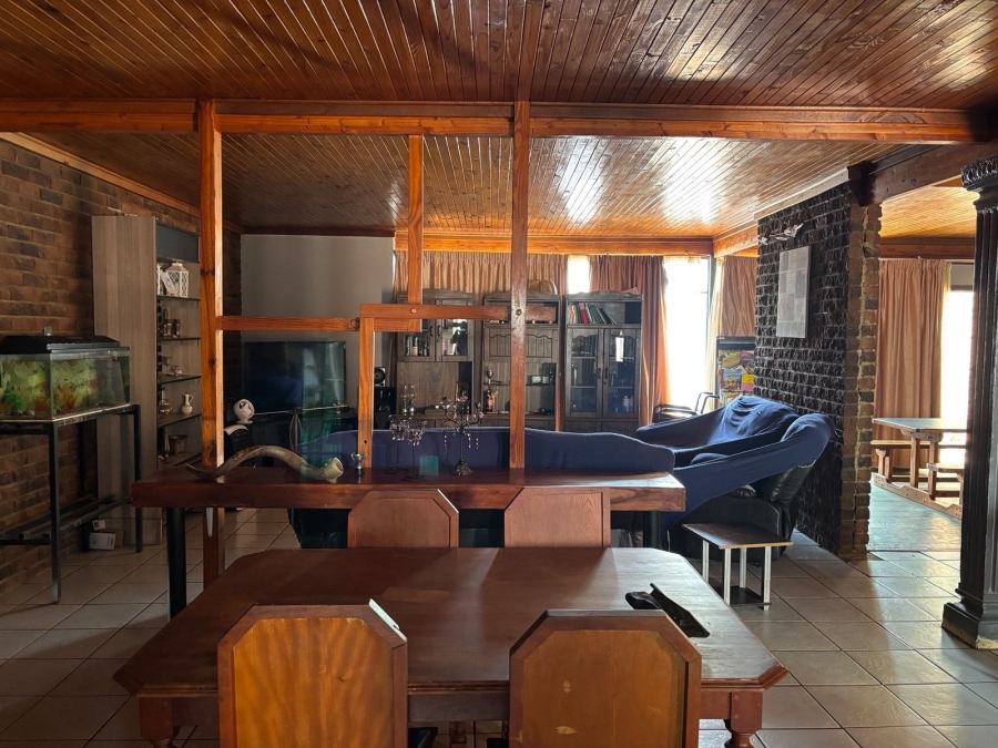 5 Bedroom Property for Sale in Kameeldoringpark Limpopo