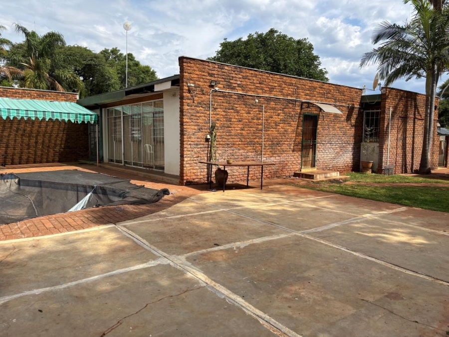 5 Bedroom Property for Sale in Kameeldoringpark Limpopo