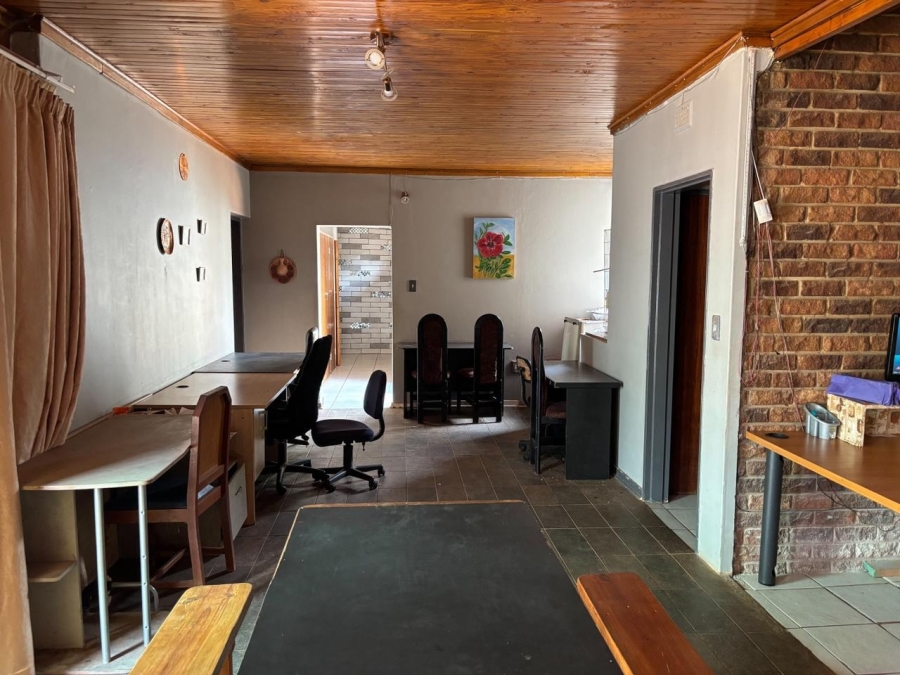 5 Bedroom Property for Sale in Kameeldoringpark Limpopo