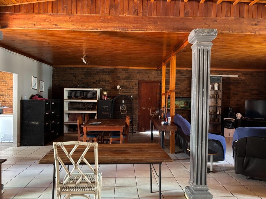 5 Bedroom Property for Sale in Kameeldoringpark Limpopo