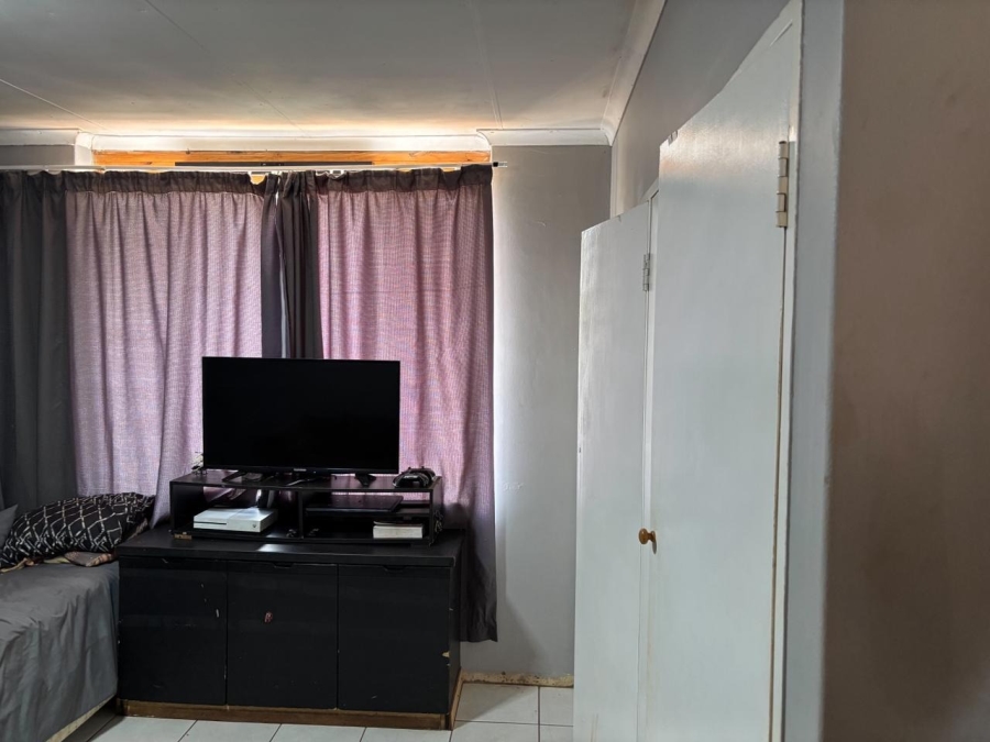 5 Bedroom Property for Sale in Kameeldoringpark Limpopo