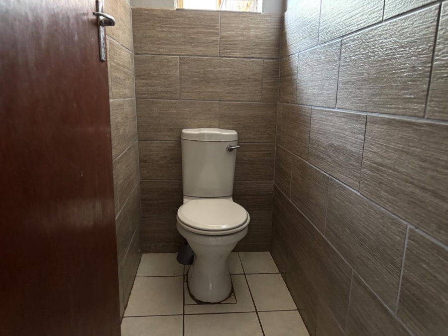 5 Bedroom Property for Sale in Kameeldoringpark Limpopo