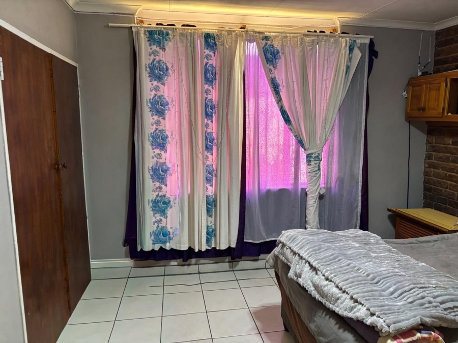 5 Bedroom Property for Sale in Kameeldoringpark Limpopo