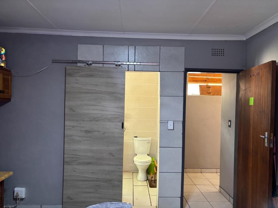 5 Bedroom Property for Sale in Kameeldoringpark Limpopo