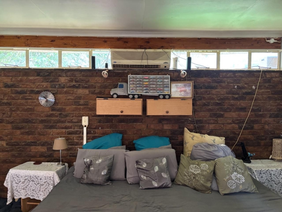 5 Bedroom Property for Sale in Kameeldoringpark Limpopo