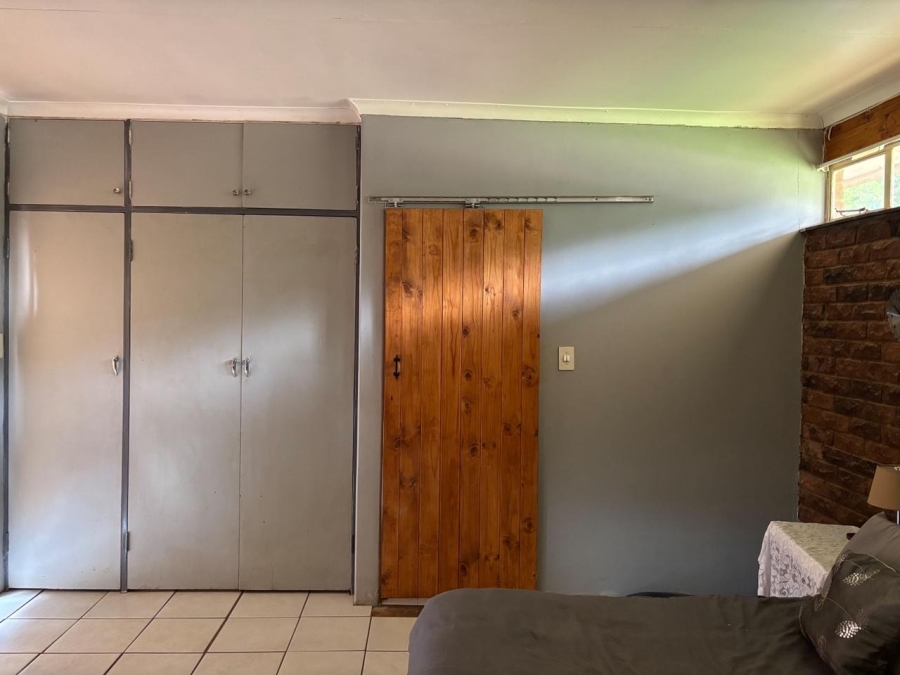 5 Bedroom Property for Sale in Kameeldoringpark Limpopo