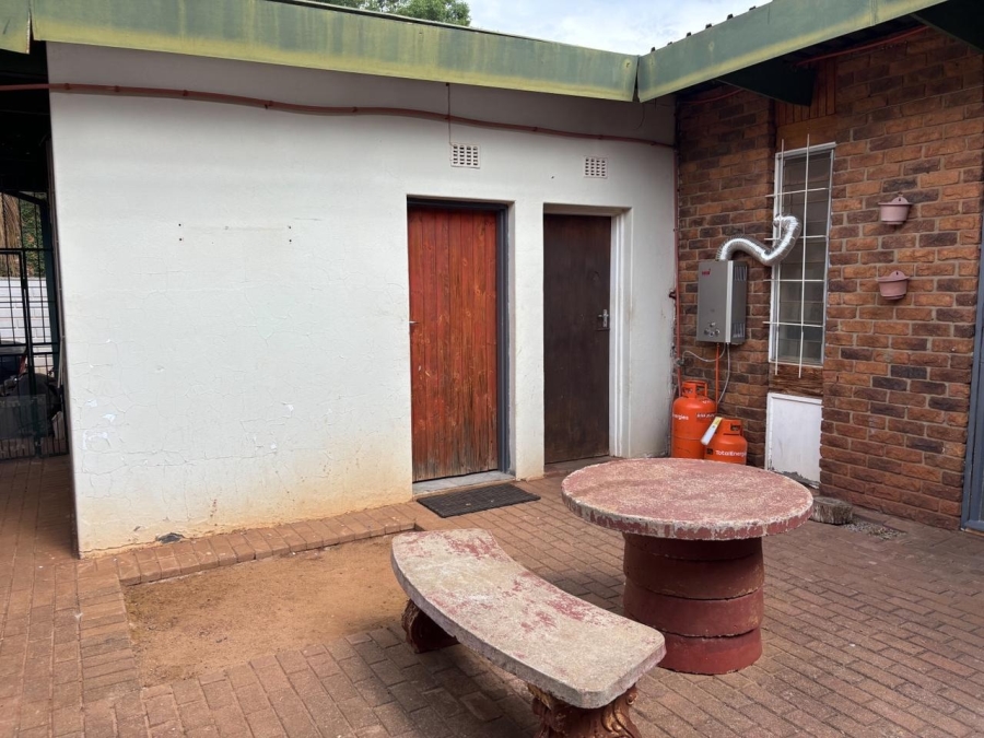 5 Bedroom Property for Sale in Kameeldoringpark Limpopo