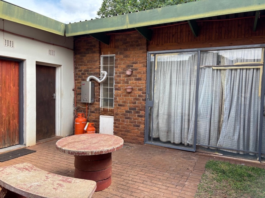 5 Bedroom Property for Sale in Kameeldoringpark Limpopo