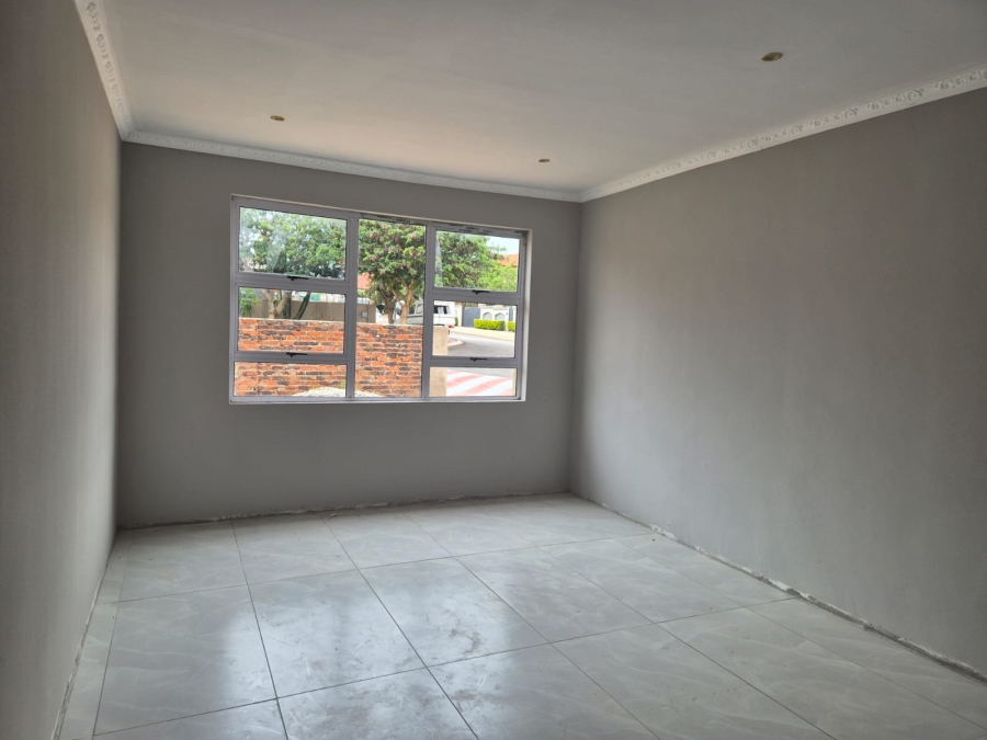 5 Bedroom Property for Sale in Bendor Limpopo