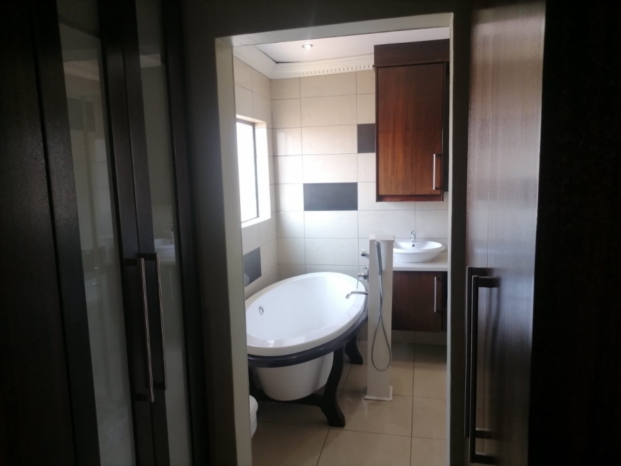 5 Bedroom Property for Sale in Thornhill Limpopo