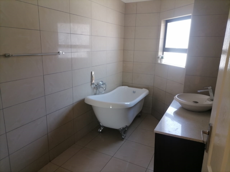 5 Bedroom Property for Sale in Thornhill Limpopo