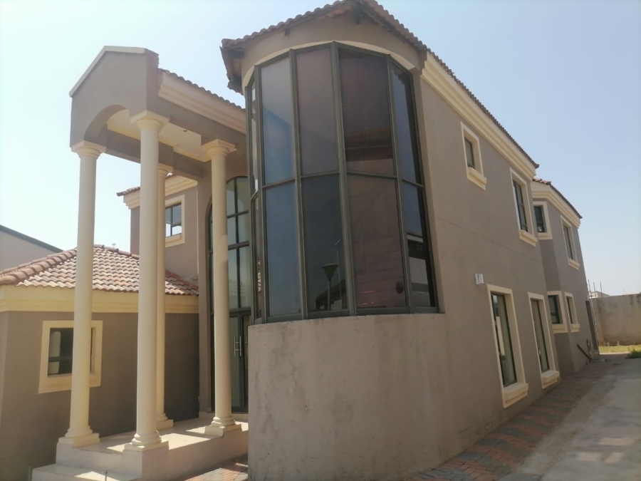 5 Bedroom Property for Sale in Thornhill Limpopo