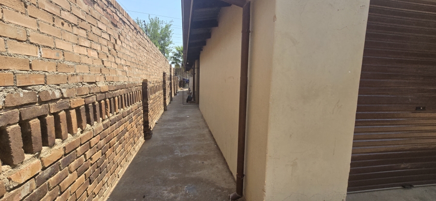 5 Bedroom Property for Sale in Polokwane Central Limpopo